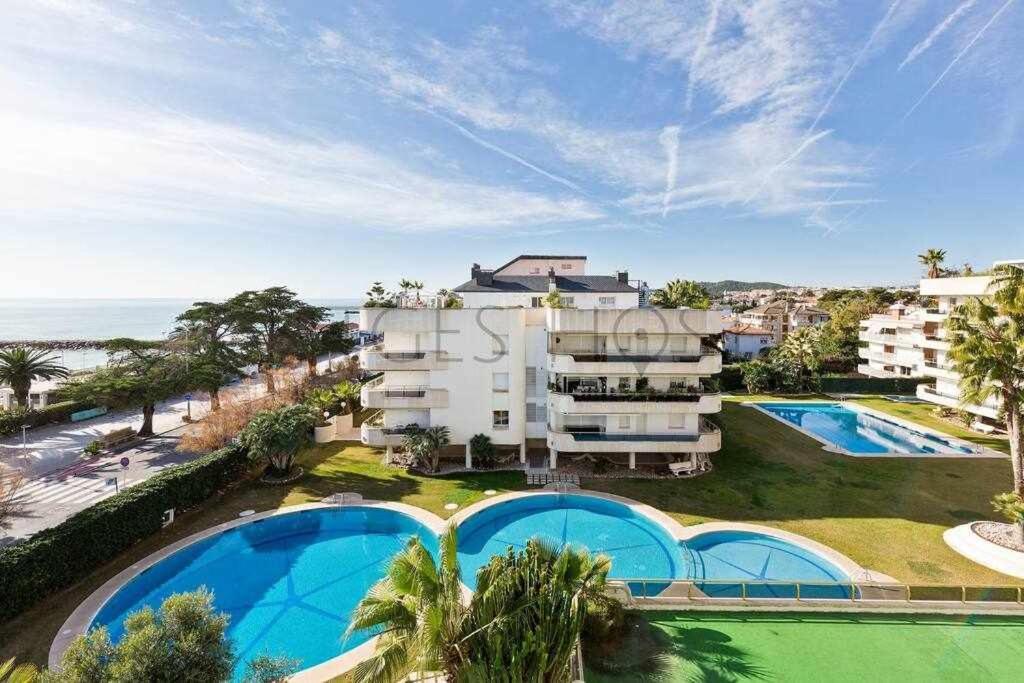 Sitges Arena Dos Piscinas Frente Al Mar Apartment Exterior photo